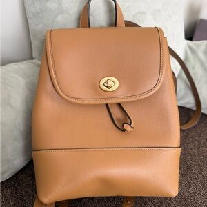 Coach Honey Brown Leather Turnlock daypack, EUC